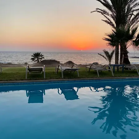 Kymmates Front Вилла