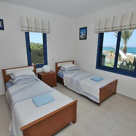 Villa Kymmates Front