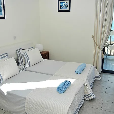 Kymmates Front Vila