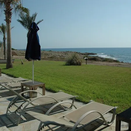 Villa Kymmates Front