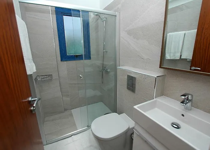 Kymmates Front Vila Paphos