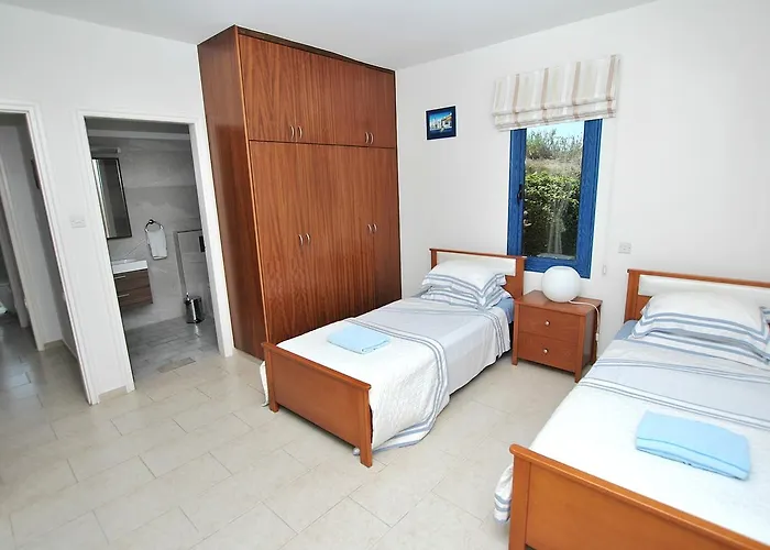 Vila Kymmates Front Paphos