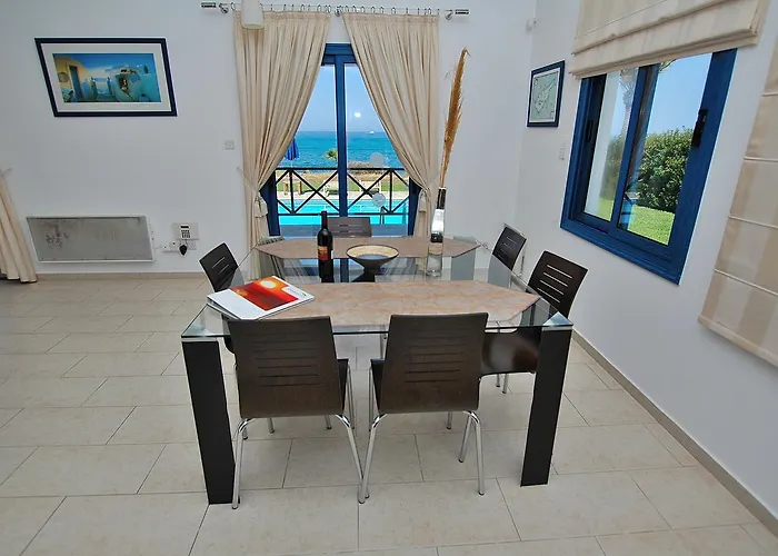 Kymmates Front Vila Paphos