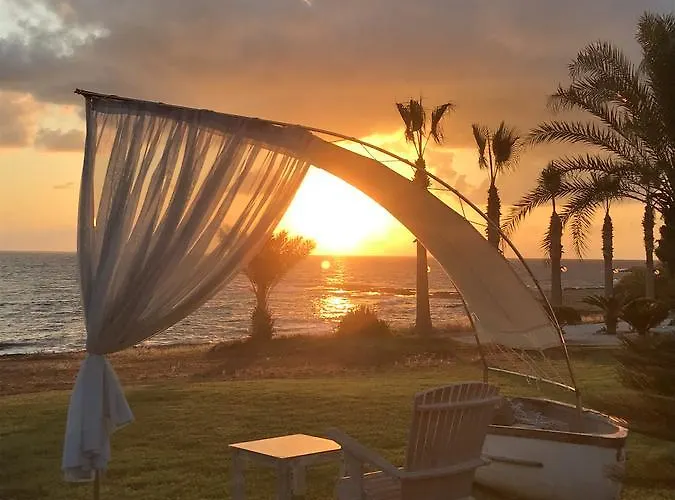 Kymmates Front Villa *